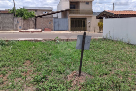 Terreno no Jardim Embare