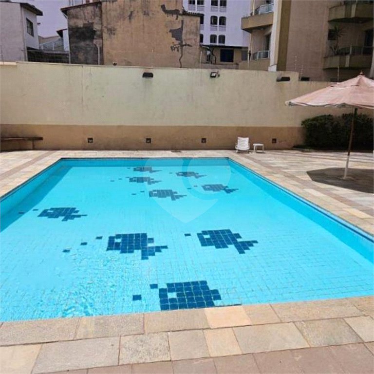 Apartamento na Vila Mariana de 200m2 com 4 dorms, 5 banheiros, 3 suítes, 4 vagas. Estuda permuta.