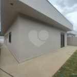 Casa exclusiva em Atibaia de alto padrão com 3 suítes, piscina, espaço gourmet, condomínio fechado, aceita financiamento