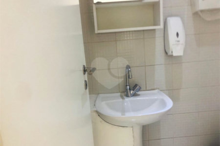 Otima sala comercial com sacada e uma vaga para auto no Nova América Office em Santo Amaro.