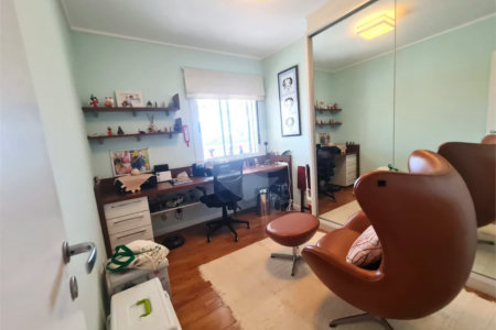 Apartamento à venda com 4 quartos, sendo 3 suítes, em Jardim Marajoara, São Paulo, SP