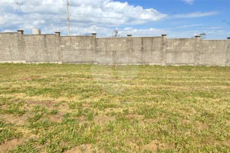 Lote à Venda em São Carlos, no Condomínio Villeneuve I