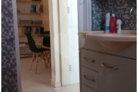 Apartamento mobiliado com 49 m² de área útil, 1 quarto, à venda na Bela Vista