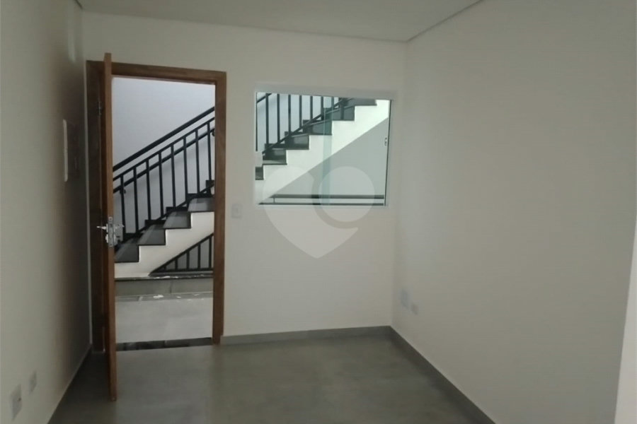Apartamento Novo com 2 Dormitórios, Elevador na Vila Gustavo. Aceita Pet.