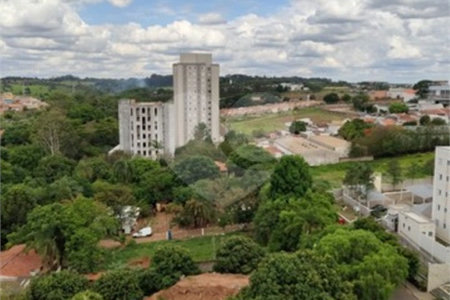 Apartamento no Condomínio Parque dos Manacás.