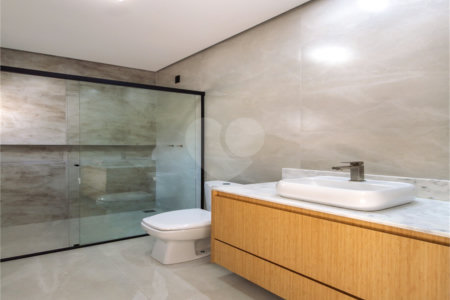 Indaiatuba- Jardim Bom Sucesso - Venda: R$ 765.000,00 - Área total: 150m² Área construída: 115m² - 3 dormitórios sendo 1 suíte com armário planejado; Cozinha integrada; Sala para dois ambientes; Banheiros com box gabinetes e espelhos; Área gourmet com churrasqueira a carvão e móveis planejados;