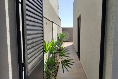 Casa térrea no Condomínio Terras de San Pedro , localizado em Bonfim Paulista/SP.