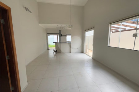 Vende-se casa no Village Damha II