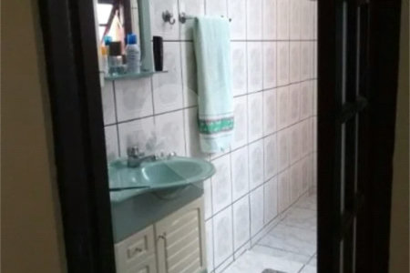 Sobrado com 246m², 3 quartos, sendo 1 suíte, 7 vagas de garagem, à venda no Jd das Maravilhas, em Santo André