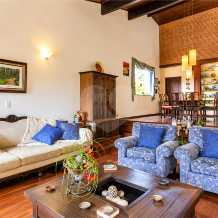 Casa à venda com 5 quartos, sendo 4 suítes,  em Interlagos, São Paulo, SP