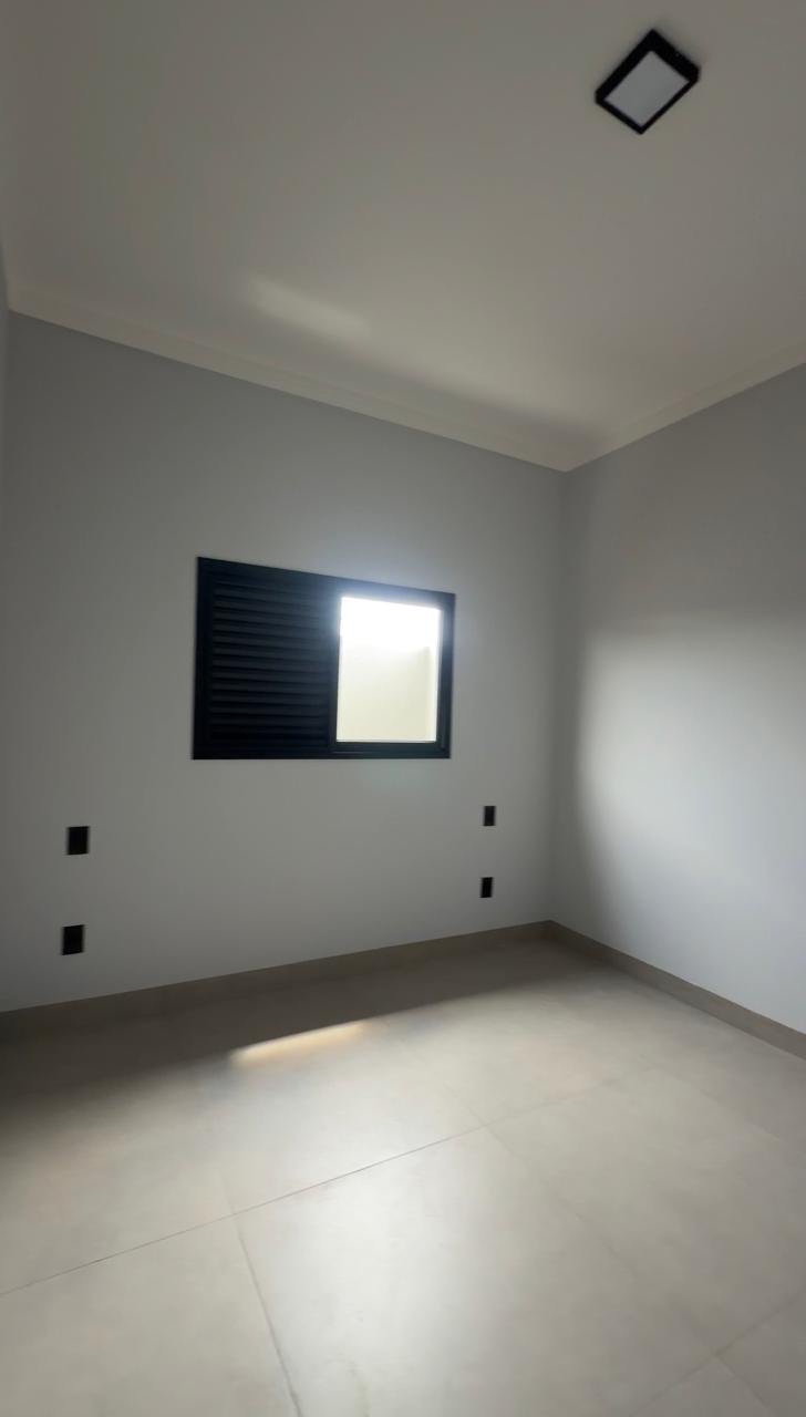 Casa à venda com 3 quartos no condomínio Villa de León, Três Lagoas - MS