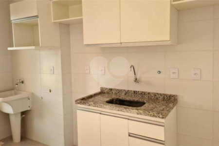 Apartamento no Condomínio Via Campus.