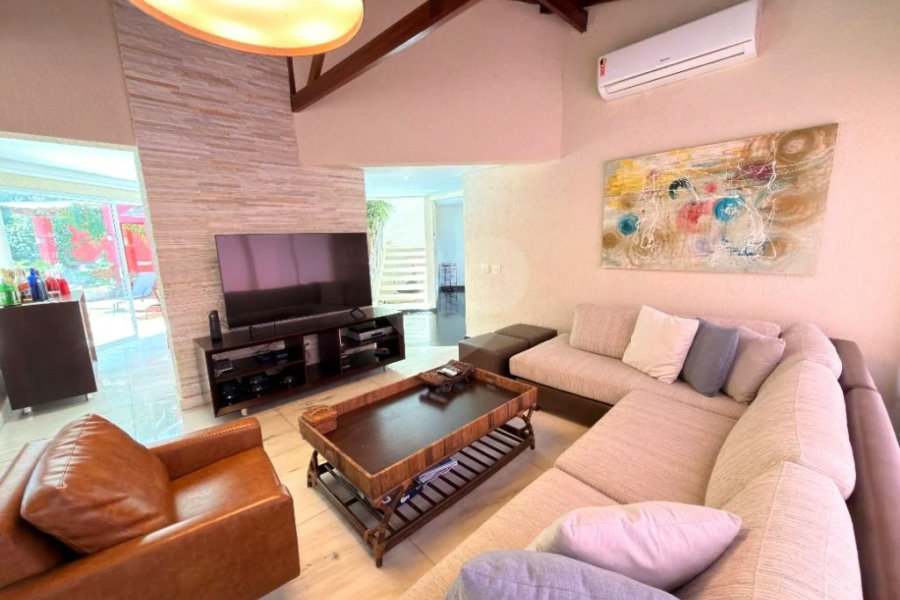 Casa à venda com 5 quartos, sendo 4 suítes, em Riviera de São Lourenço, Bertioga, SP