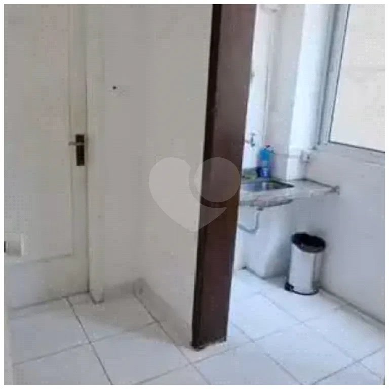 Conjunto comercial para venda ou locação na região da República, Centro