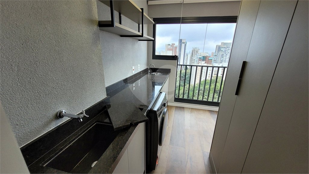 Apartamento de 2 quartos mobiliado à venda no Paraíso