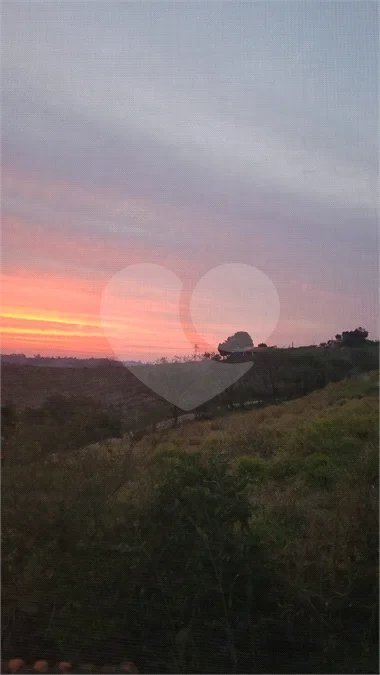 Sítio à venda com 8 quartos, sendo 3 suítes,  em Monte Alegre, Vinhedo, SP