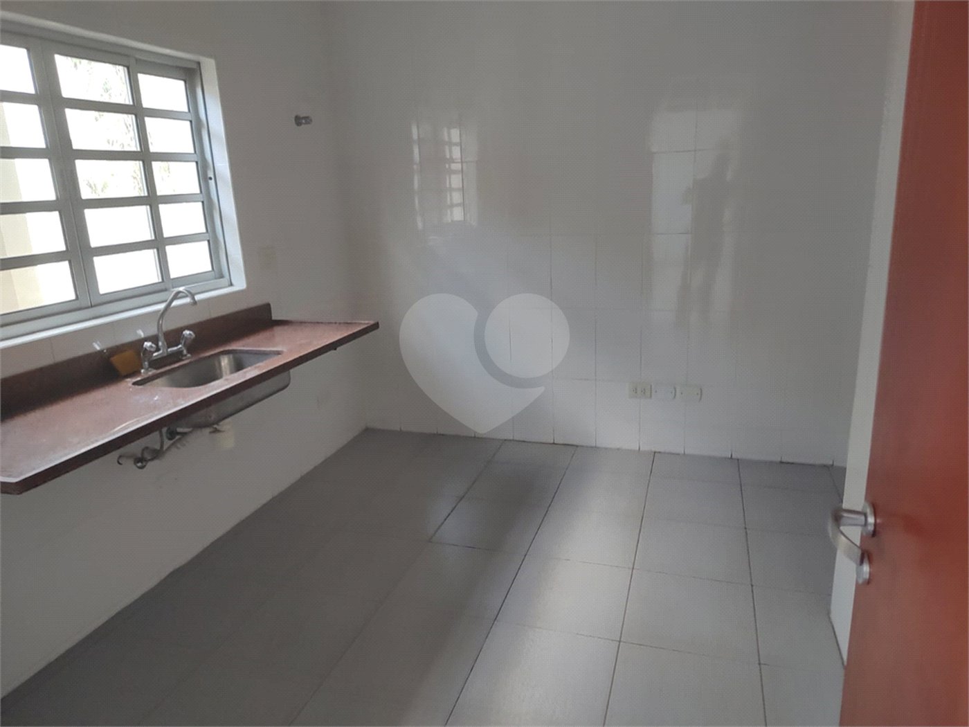 Sala Comercial na Prestigiada Alameda Lucas Nogueira Garcez