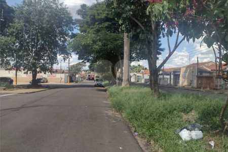 Vende-se terreno com 2 casas no Vila Boa Vista I