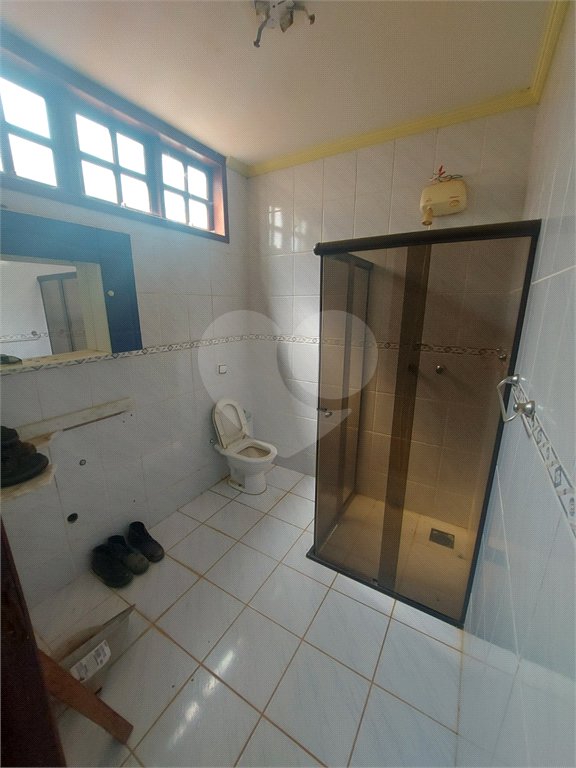 Casa térrea com piscina no Residencial Samambaia.