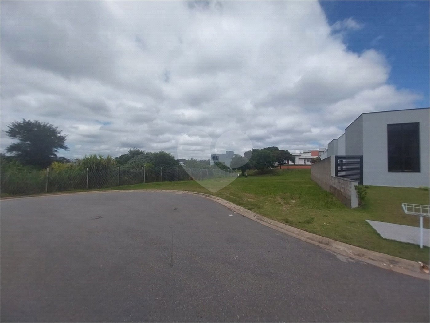 Terreno a venda no condominio Santa Isabel