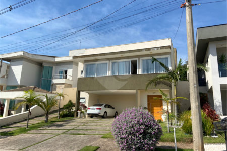 Linda casa Condomínio Santa Isabel I