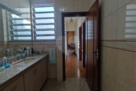 Apartamento para venda e locação na Aclimação de 108m² com 2 dormitórios e 2 banheiros, varanda