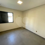 Casa à venda com 3 quartos, sendo 1 suíte,  em Portal do Bosque, Louveira, SP