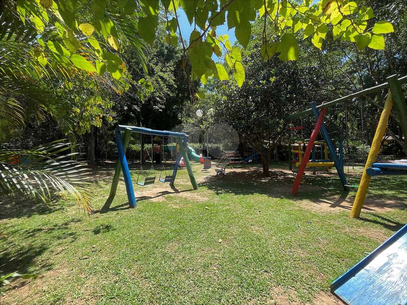 Casa de Alto Padrão à Venda e Locação - Condomínio Vila Verde