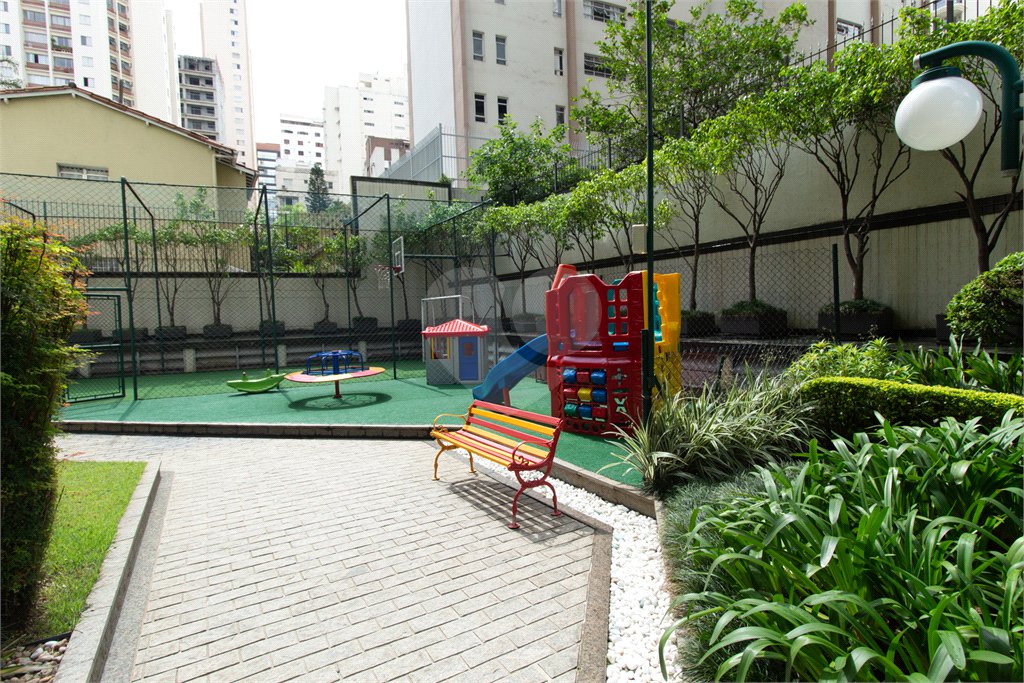 Apartamento a venda no Campo Belo, 192 M², 3 suites, 3 vagas, lazer e próximo ao metrô