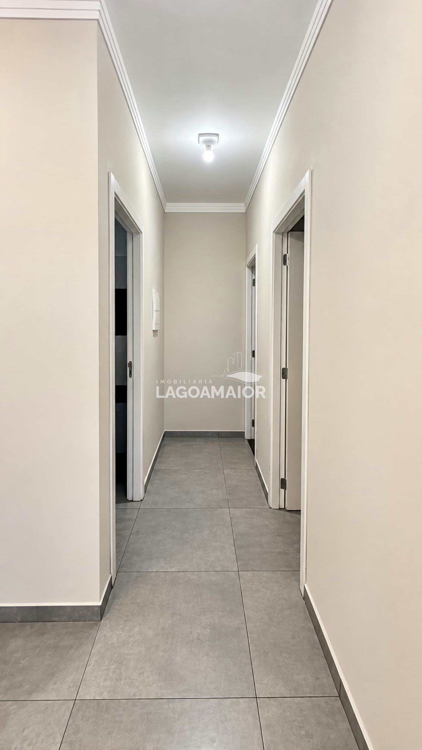 Casa à venda com 2 quartos, sendo 1 suíte, no condomínio Alto do Capivari, Três Lagoas - MS