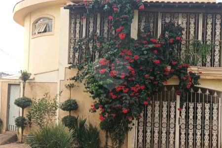 Linda casa em ótima localização!!