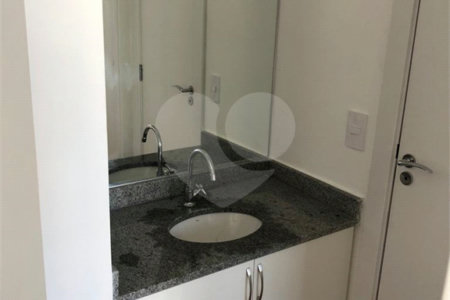 Apartamento com 1 Quarto e 1 banheiro à Venda, 30 m².