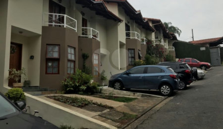 Casa à venda com 3 quartos, sendo 1 suíte, no condomínio Morada dos Pássaros, São Paulo - SP