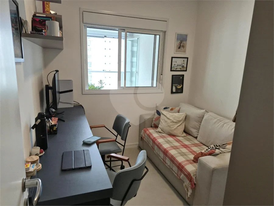 Oportunidade na Vila Leopoldina!! Apartamento com dois dormitórios, sendo uma suíte, dois banheiros, e com duas vagas.