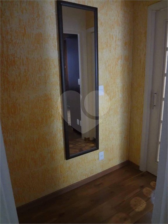 Apartamento no Condomínio Residencial Ipê I .