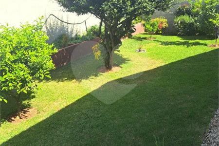 Casa Ampla com 5 Dormitórios, Piscina e Lazer Completo em Terreno de 1.260 m²