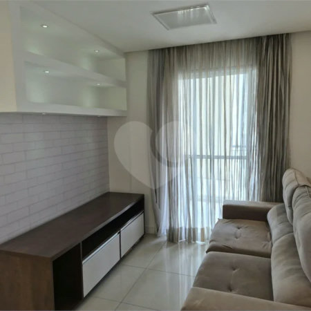 Oportunidade na Vila Leopoldina! Imóvel de 69m2, com 3 dorm., sendo 1 suíte, 2 banheiros, sala, cozinha e 2 vagas. Com ar condicionado em 2 dorm.