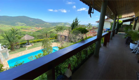 Casa à venda com 4 quartos, sendo 1 suíte,  no Centro, Bom Jesus dos Perdões, SP