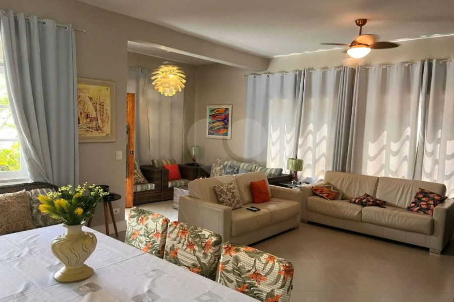 Casa à venda com 4 quartos, sendo 2 suítes,  em Riviera de São Lourenço, Bertioga, SP