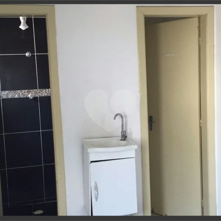 Casa comercial na Liberdade.