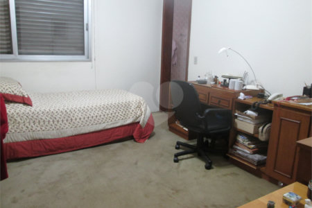 Casa à venda com 4 quartos, sendo 2 suítes, em Jardim Guedala, São Paulo, SP