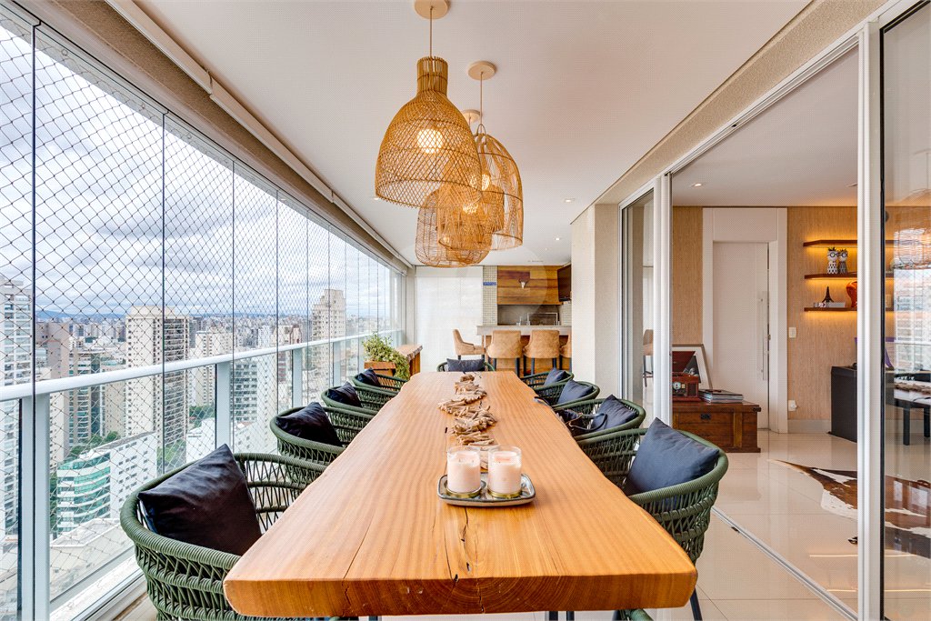 Apartamento à venda com 4 suítes em Campo Belo, São Paulo, SP