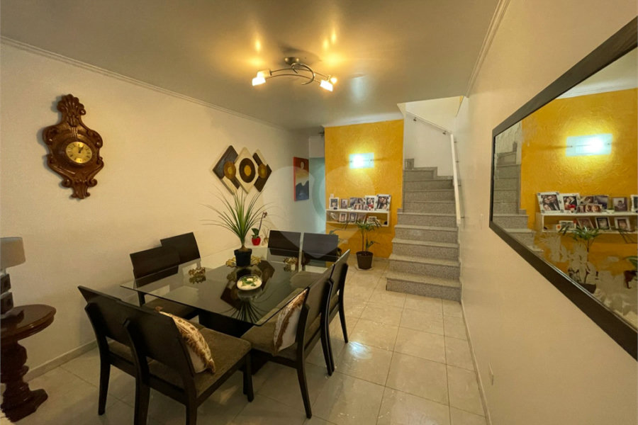 Sobrado à venda com 3 quartos, sendo 1 suíte, em Vila Paiva, São Paulo, SP
