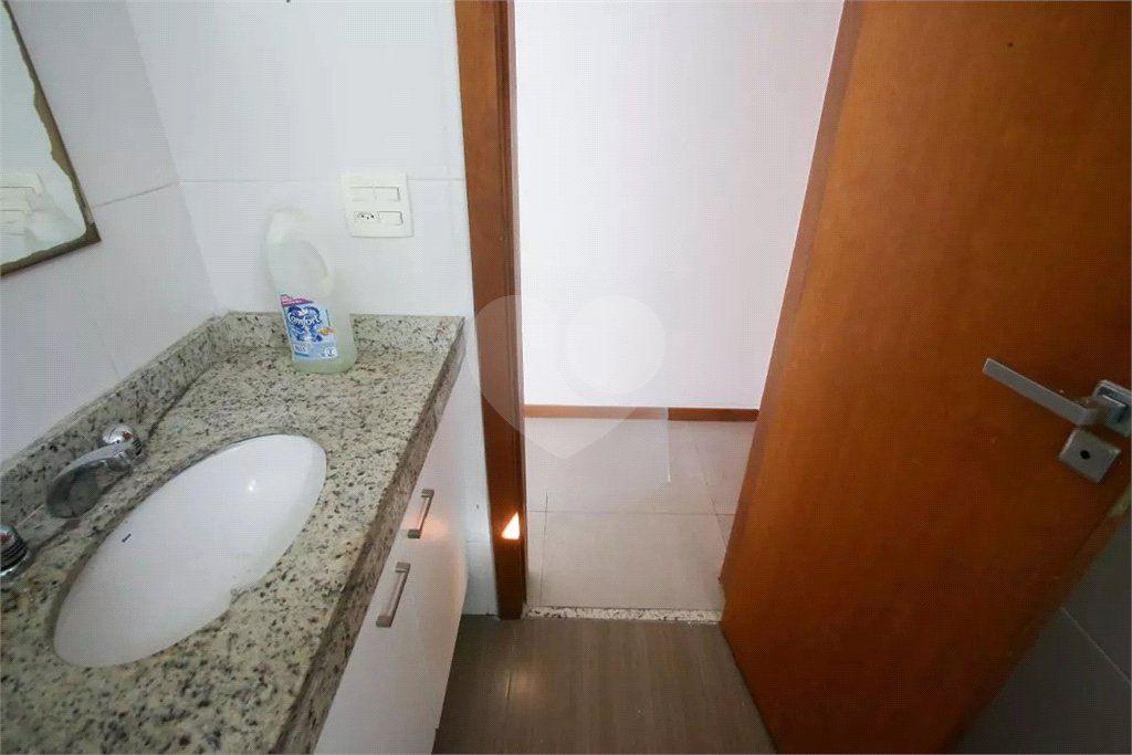 Casa à venda com 4 quartos, sendo 3 suítes, no condomínio Lícia de Alvarenga, Rio de Janeiro - RJ