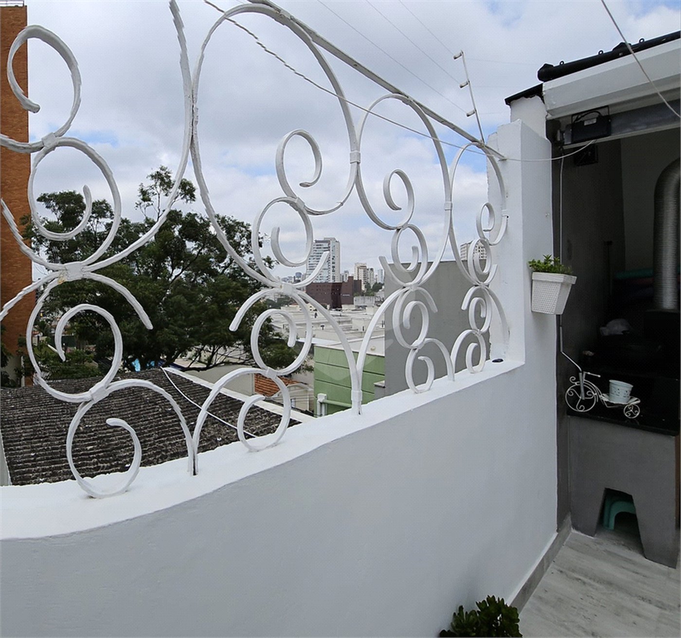 Sobrado à venda com 4 quartos, sendo 3 suítes, em Vila Monumento, São Paulo, SP