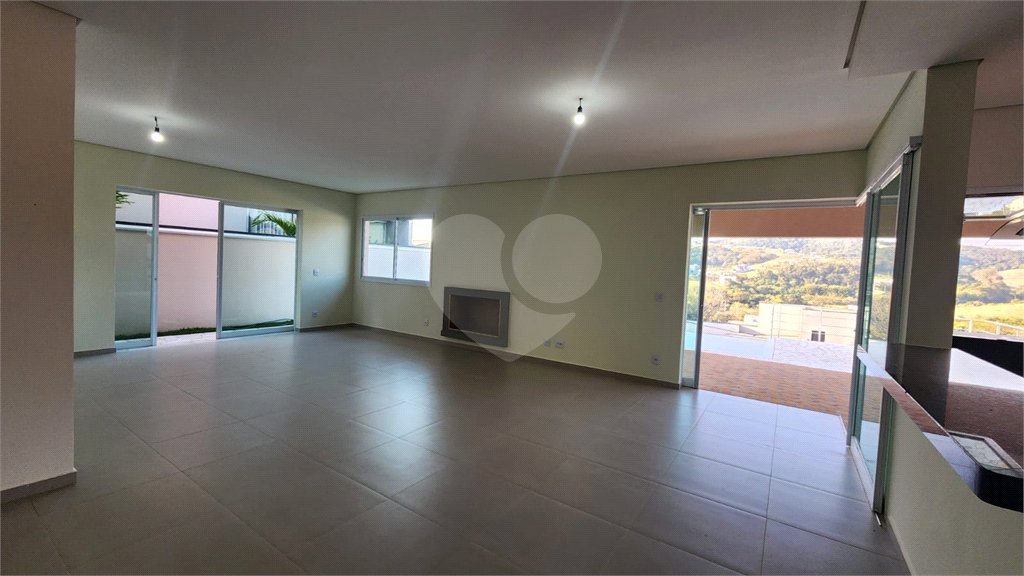 Casa à venda com 4 suítes no condomínio Santa Isabel I, Louveira - SP