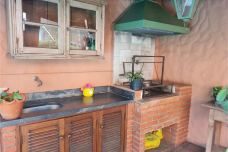 Casa à venda com 5 quartos, sendo 2 suítes, em Jardim Morumbi, São Paulo, SP