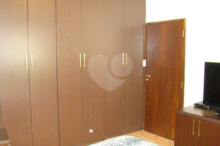 Sobrado à venda com 4 quartos, sendo 2 suítes,  em Alto da Boa Vista, São Paulo, SP