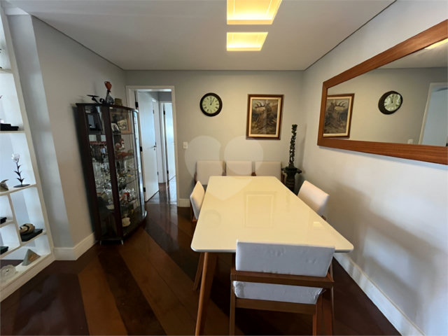 Apartamento à venda com 3 quartos, sendo 1 suíte,  em Santo Amaro, São Paulo, SP