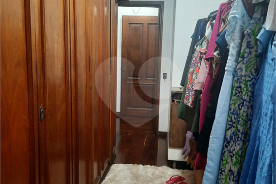 Sobrado à venda com 4 suítes em Tremembé, São Paulo, SP
